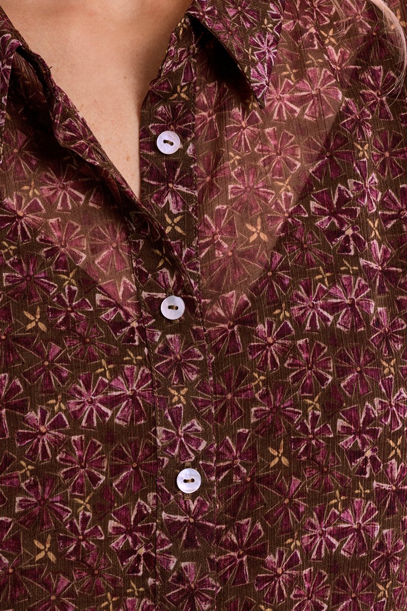Camisa de manga larga con estampado · Khaki Olga