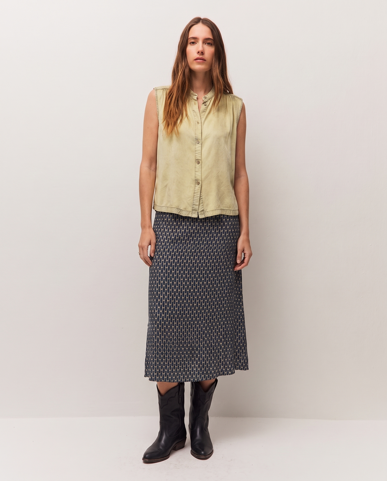 Falda midi con un estampado gemoétrico · Azul Índigo