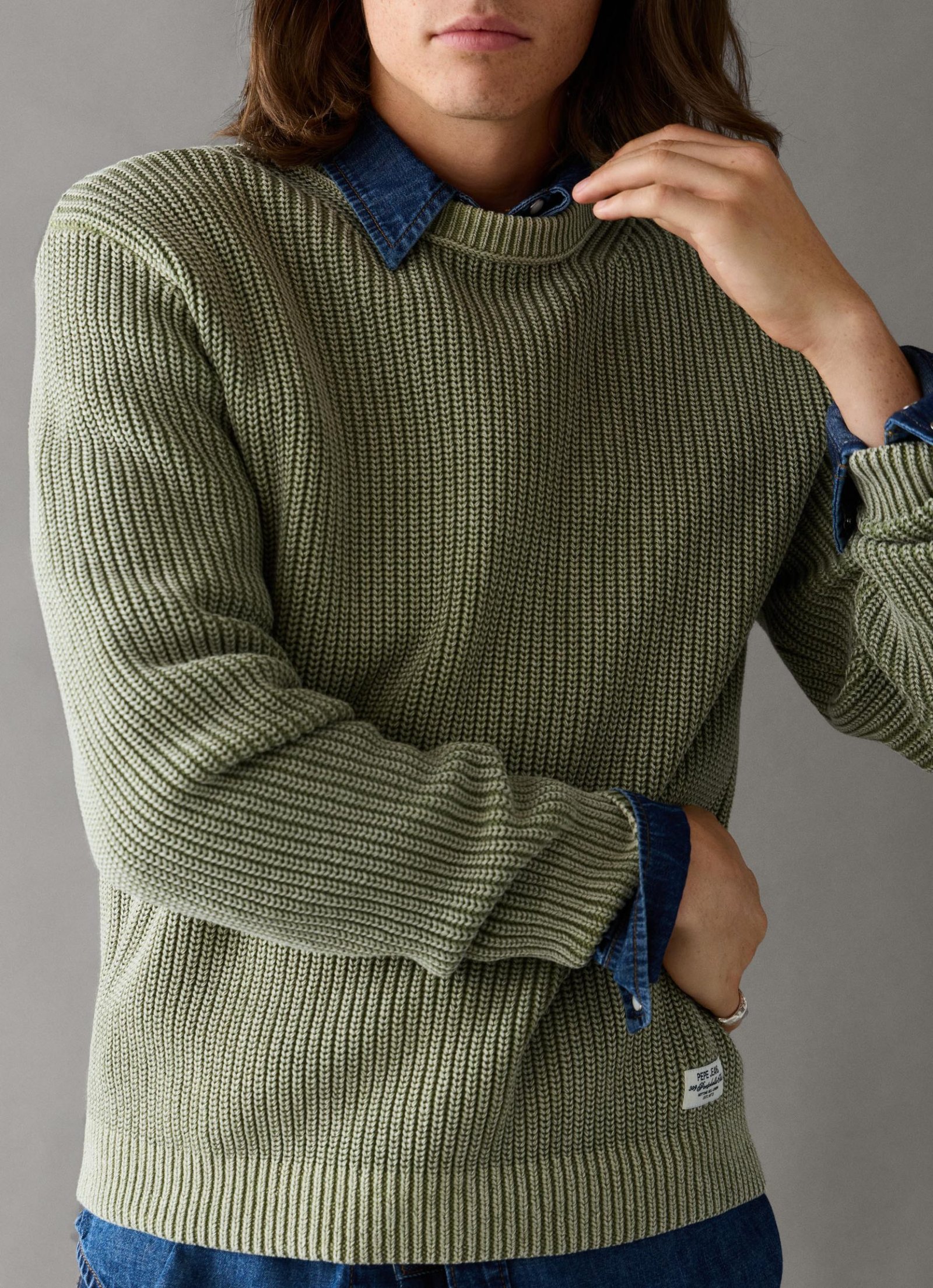 Jersey punto cuello redondo fit regular · Washed Army Green