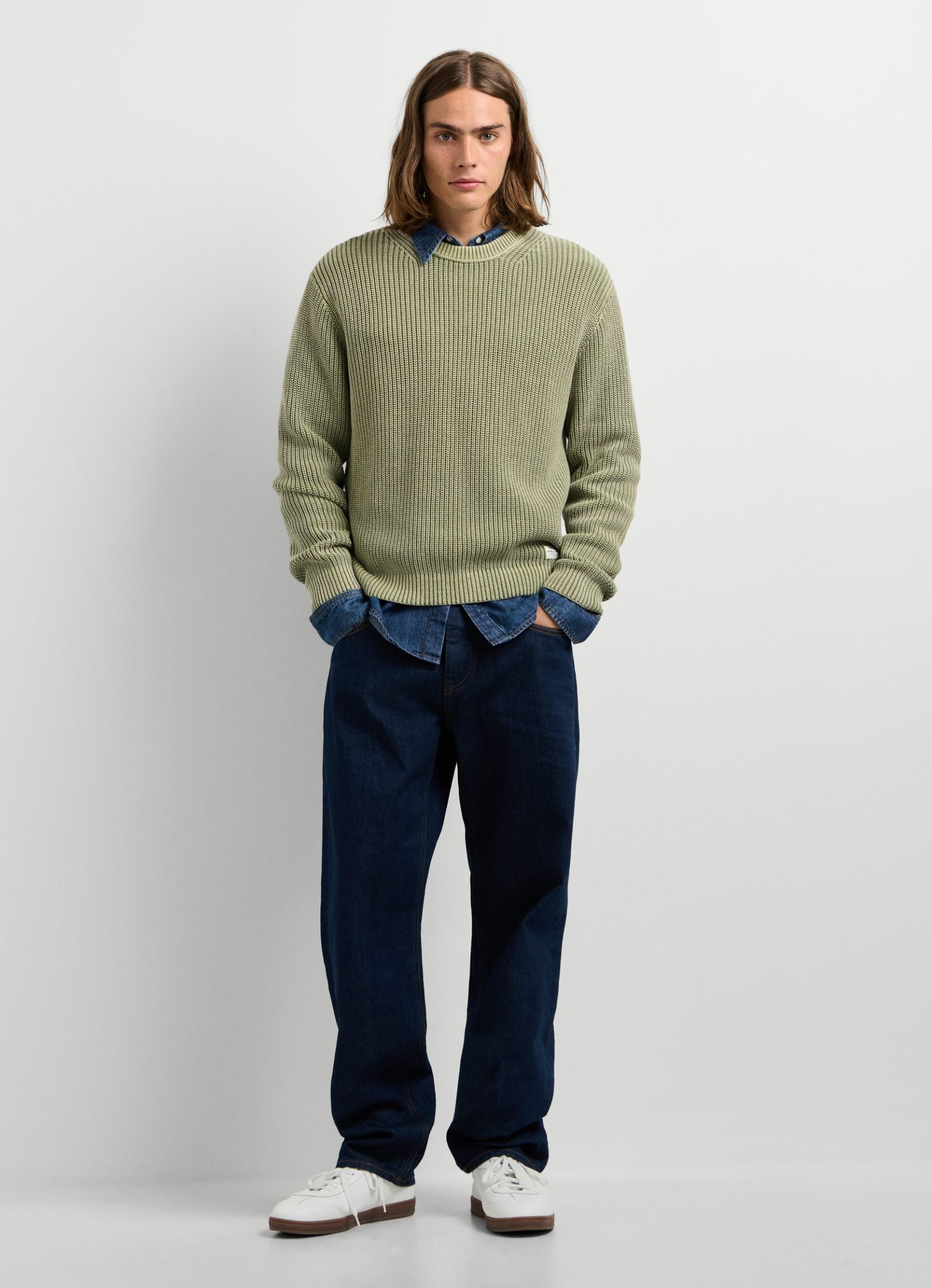 Jersey punto cuello redondo fit regular · Washed Army Green