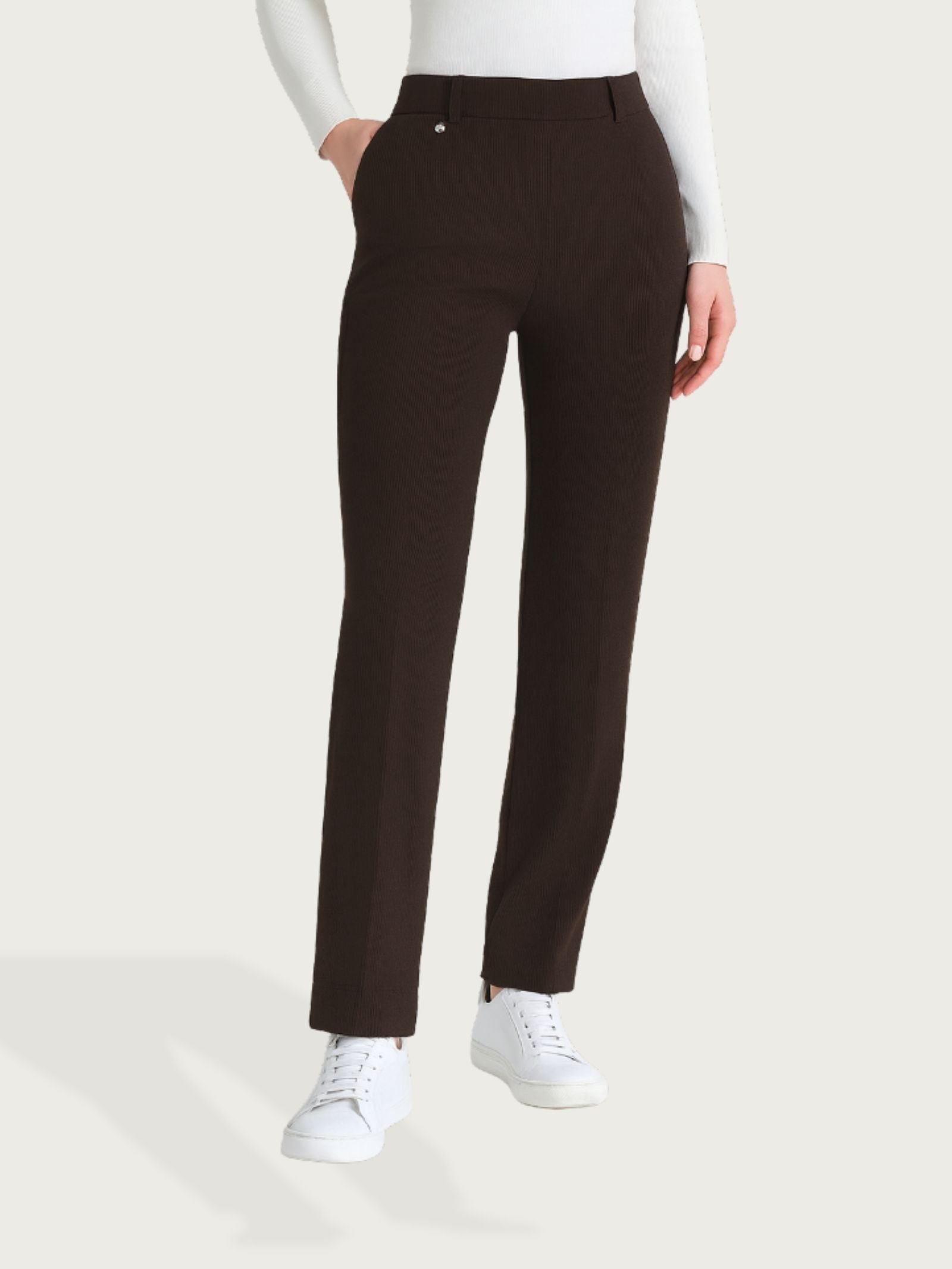 Pantalón recto con bolsillos de terciopelo · Chocolate Torte