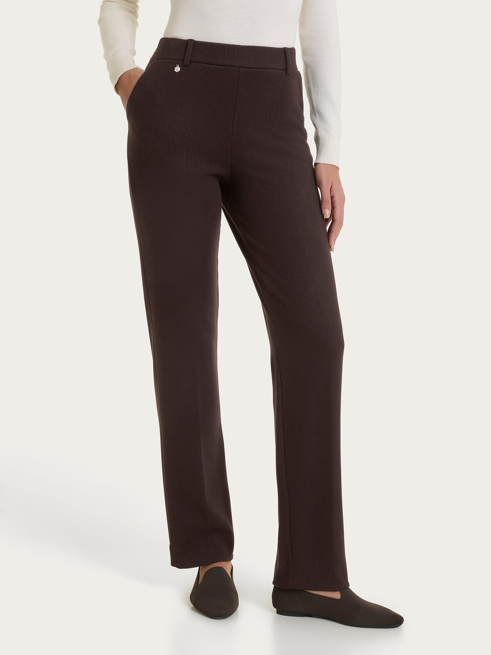 Pantalón recto con bolsillos de terciopelo · Chocolate Torte