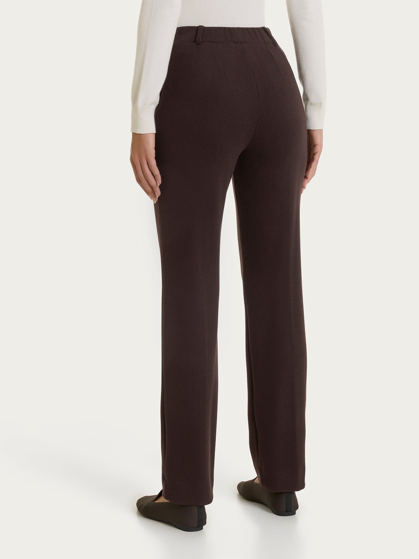Pantalón recto con bolsillos de terciopelo · Chocolate Torte