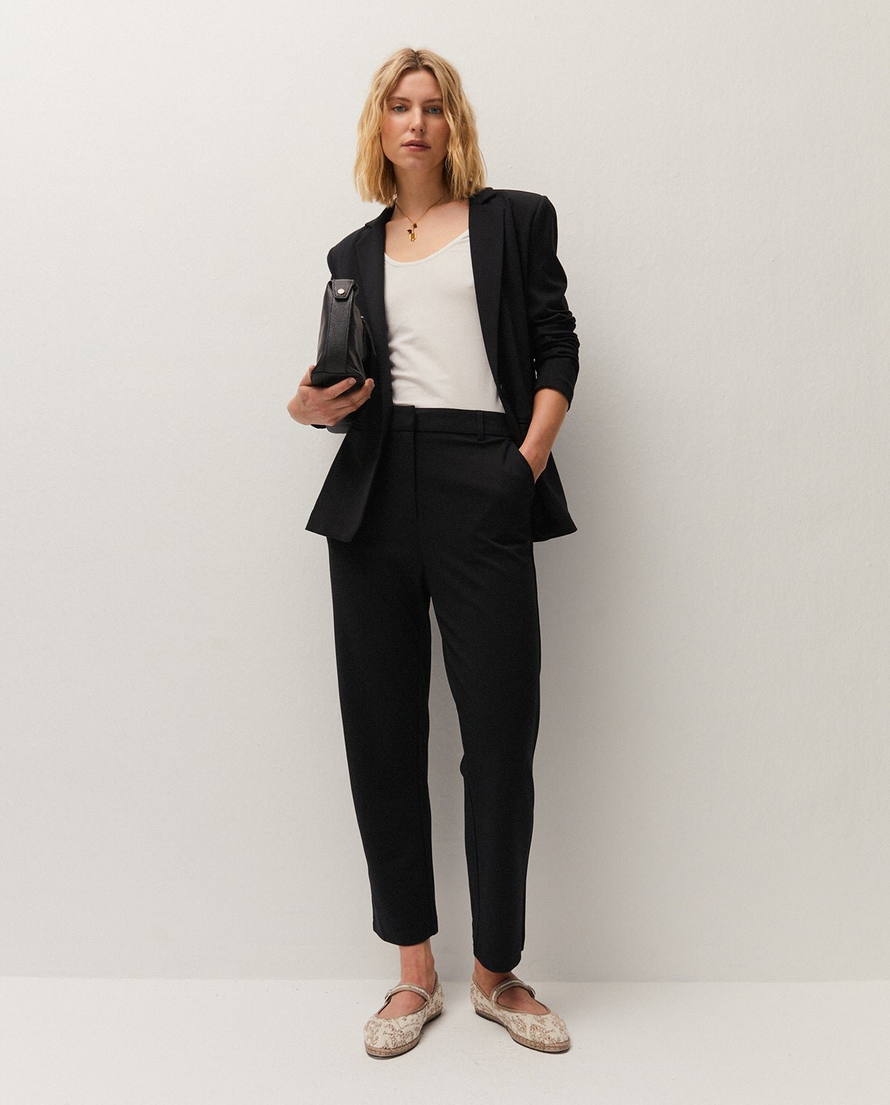 Pantalón traje · Negro
