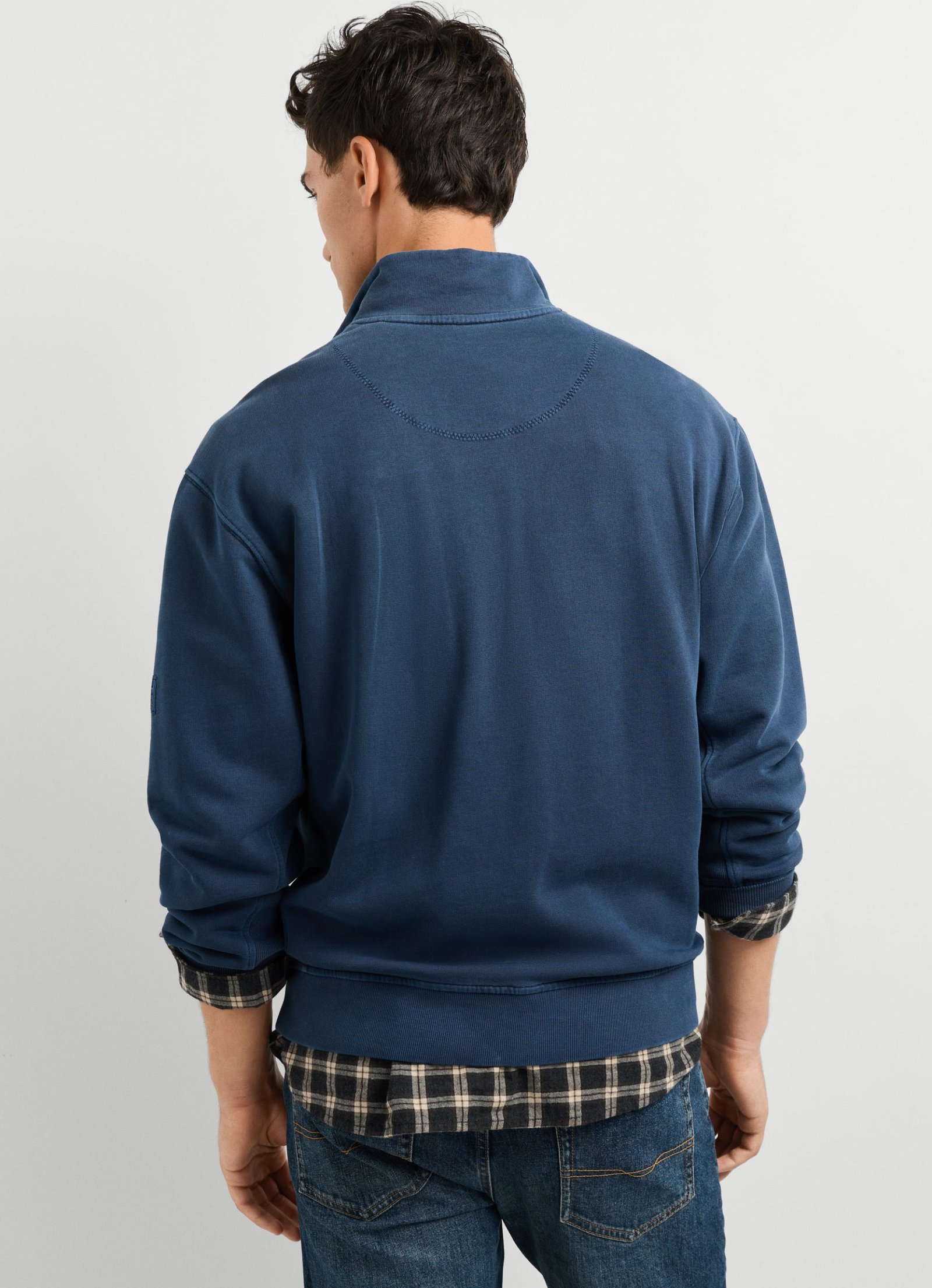 Sudadera cuello alto fit casual · Dulwich Blue